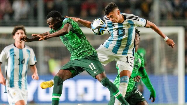 Ibrahim Muhammad puso el 1-0 para Nigeria. El partido terminó 2 a 0 (AP)