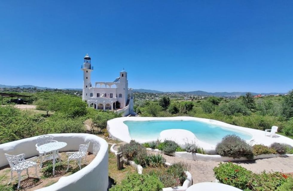 Soñado: cómo es hospedarse en un faro en medio de las sierras de Córdoba