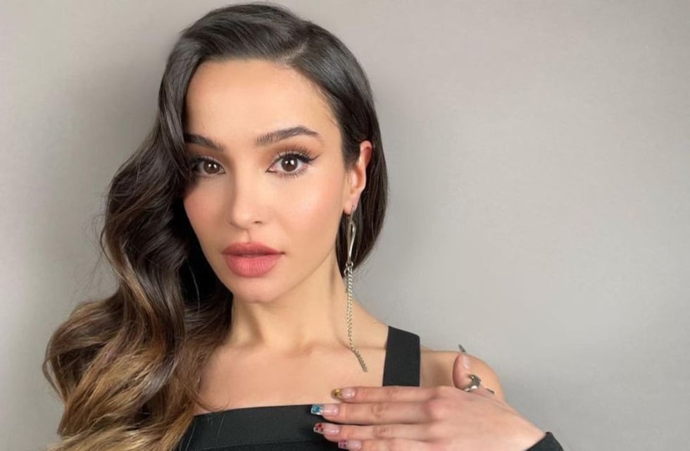 La foto de Brenda Asnicar en microbikini que abrió un debate en Instagram