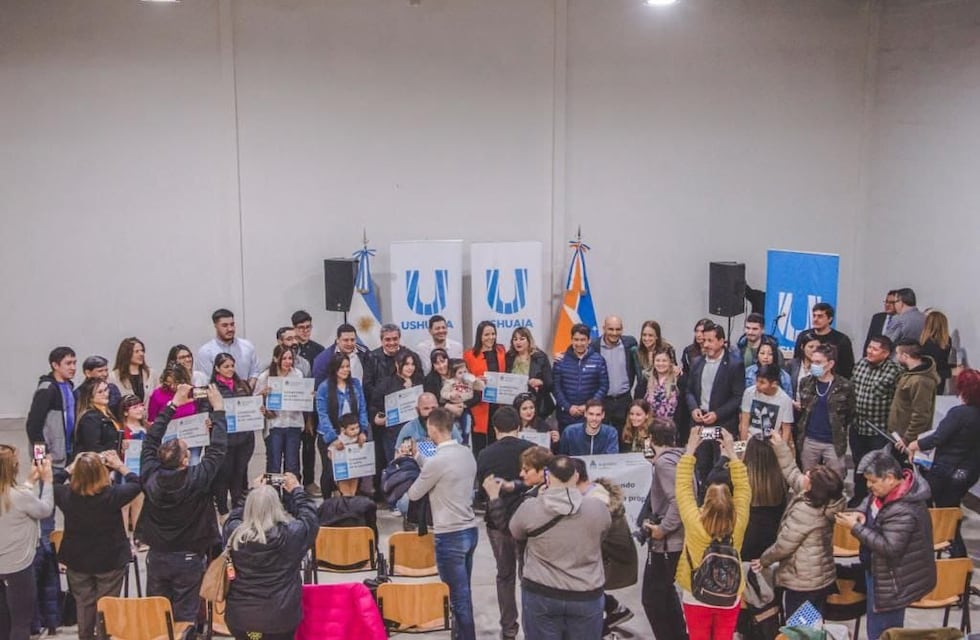 PROCREAR: entregaron viviendas y créditos para la construcción en Ushuaia