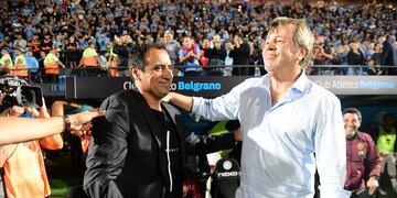 Ricardo Zielinski, entrenador de Lanús, ovacionado por la hinchada de Belgrano cuando vino al frente de Lanús (La Voz).