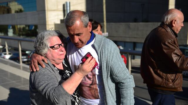 La familia de Gabriela Lencina tras la sentencia que condenó a perpetua por femicidio a quien fuera su pareja, Cristian Videla. (Nicolás Bravo).