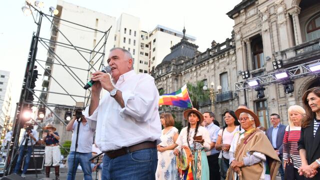 El gobernador de la provincia, Osvaldo Jaldo presidió el acto de cierre del Septiembre Musical donde participaron más de 190 academias