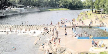 Balneario de Santa María de Punilla, paisaje codiciado en las jornadas veraniegas. En el marco de sierras y vegetación, la localidad acogió la última edición del Festival de Rock.