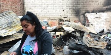 Córdoba. Una familia perdió todo por un incendio en barrio Talleres Oeste  (José Hernández/ LaVoz).