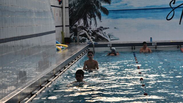 Los natatorios, al igual que los gimnasios, quedaron inhabilitados al menos hasta el viernes 18 de junio. (Pedro Castillo)