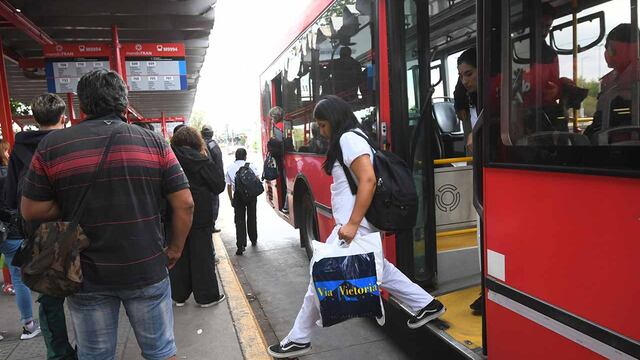 El Gobierno le pagó a las empresas de colectivos. Foto: José Gutierrez / Los Andes