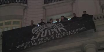 Representantes del Sutna en el Ministerio de Trabajo durante la noche de este miércoles.