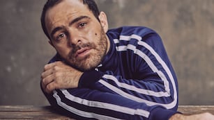 Peter Lanzani confirmó los rumores y se fue de vacaciones con su novia.