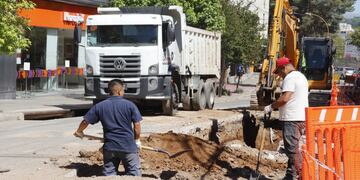 Carlos Paz. Avanza la obra de desagües céntricos.