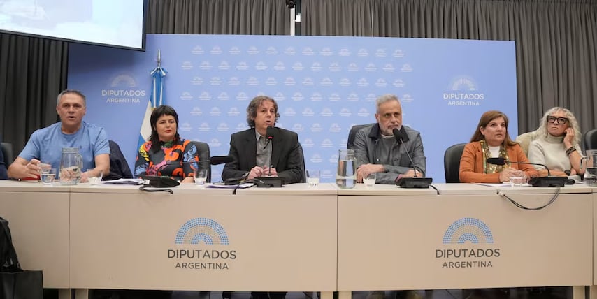 Diputados nacionales de la Comisión de Libertad de Expresión se reunieron con Mauro Federico y Jorge Rial por la denuncia del Gobierno contra periodistas.