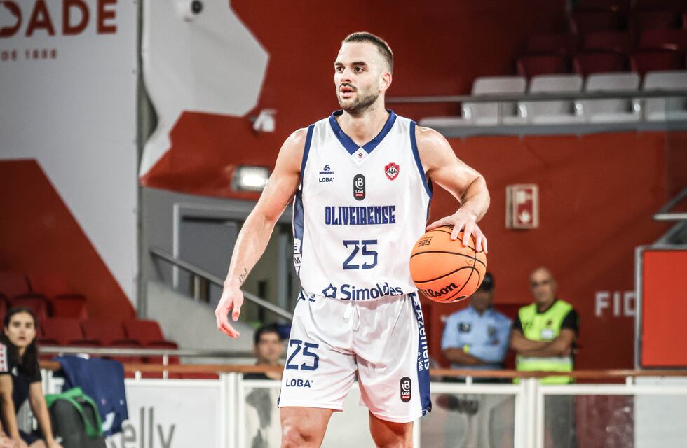 Tremendo partido de Pablo Bertone con 20 puntos y el Oliveirense sigue con la racha en la Liga