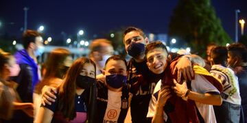Una noche para el recuerdo, con una multitud para alentar a Talleres ante el puntero.