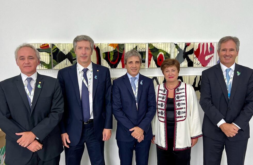 El Gobierno explora nuevo acuerdo con el FMI, mientras el dólar sigue retrocediendo