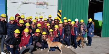 Alumnos del Colegio Holandés recorrieron la Planta de Separación de Residuos de Tres Arroyos