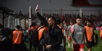 El técnico de Instituto, Diego Dabove, reconoció que el equipo jugó muy por debajo de lo que venía mostrando (Facundo Luque / La Voz)