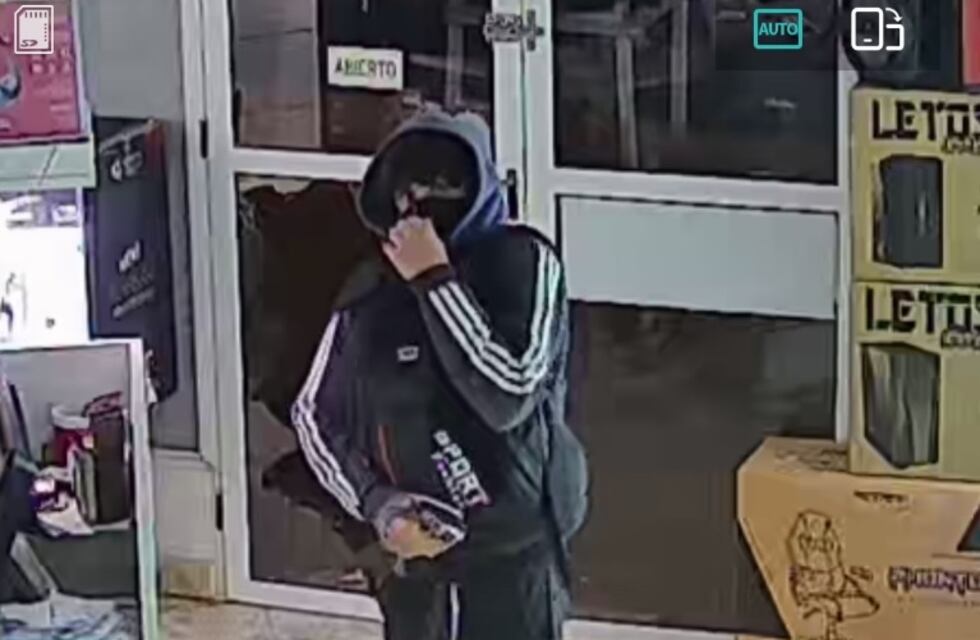 Eldorado: joven violentó un local comercial y sustrajo celulares
