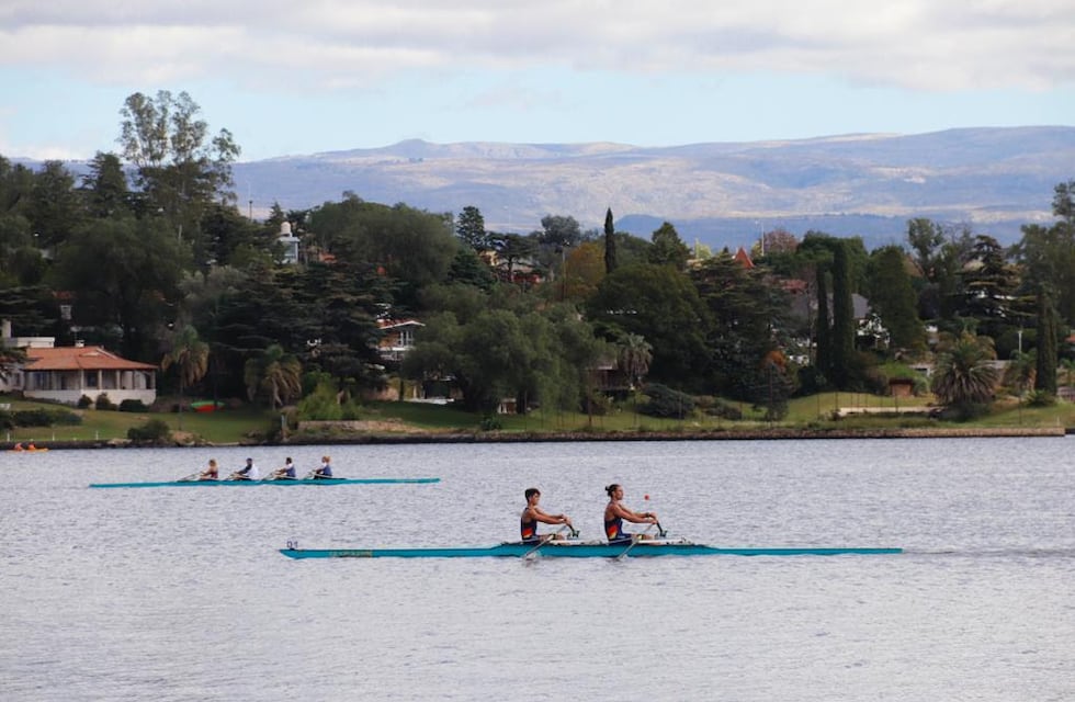 Llega la regata de remo “Carlos Paz 2022″