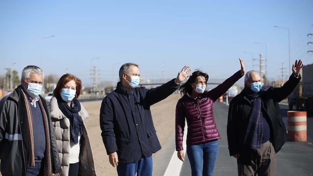 Schiaretti estuvo acompañado por Alejandra Vigo, Natalia de la Sota, Ricardo Sosa y Jorge Alves (Gobierno de Córdoba).