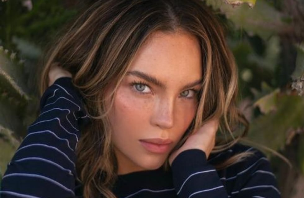 En minifalda y sin corpiño, Belinda encendió Instagram con una producción de fotos muy sensual