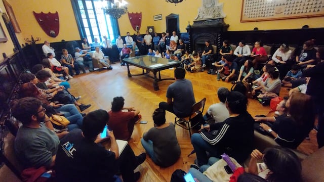 Los docentes del Colegio Manuel Belgrano y del Monserrat se reunieron para definir un plan de lucha conjunto.