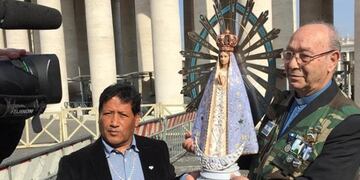 El Padre Martínez regresó a suelo argentino a la Virgen de Luján que estuvo en Malvinas.
