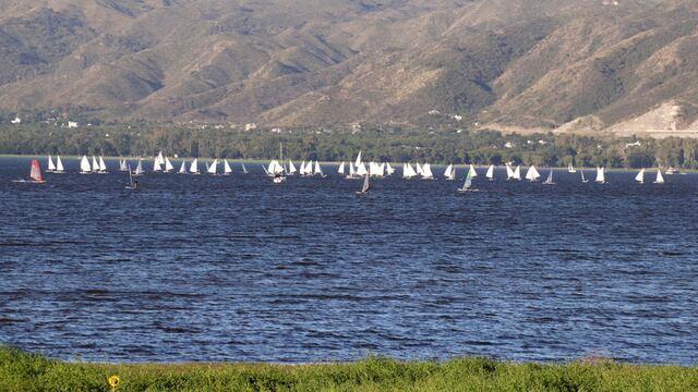 ID:6700889 Fin de semana largo. Turismo
competencia nacional de vela Villa Carlos Paz . Lago San Roque
Yanina Aguirre