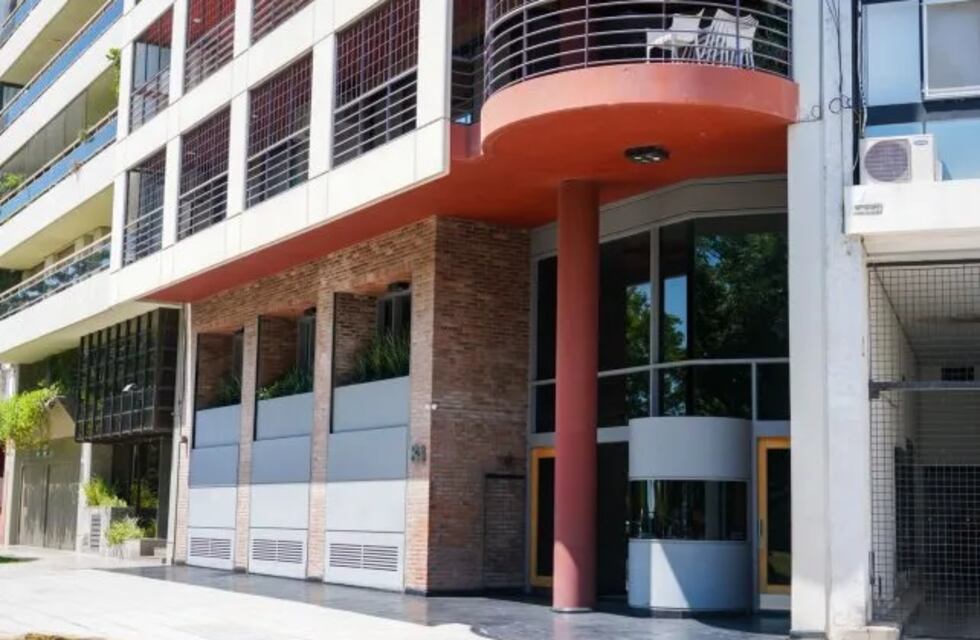 Robo millonario en Rosario: el “cuento del tío” que terminó con un botín de 20 mil dólares y una detenida