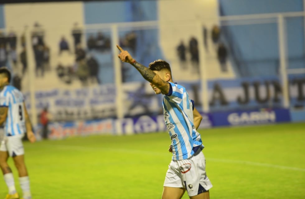 El Guachi García: “Racing tiene que ser candidato siempre”