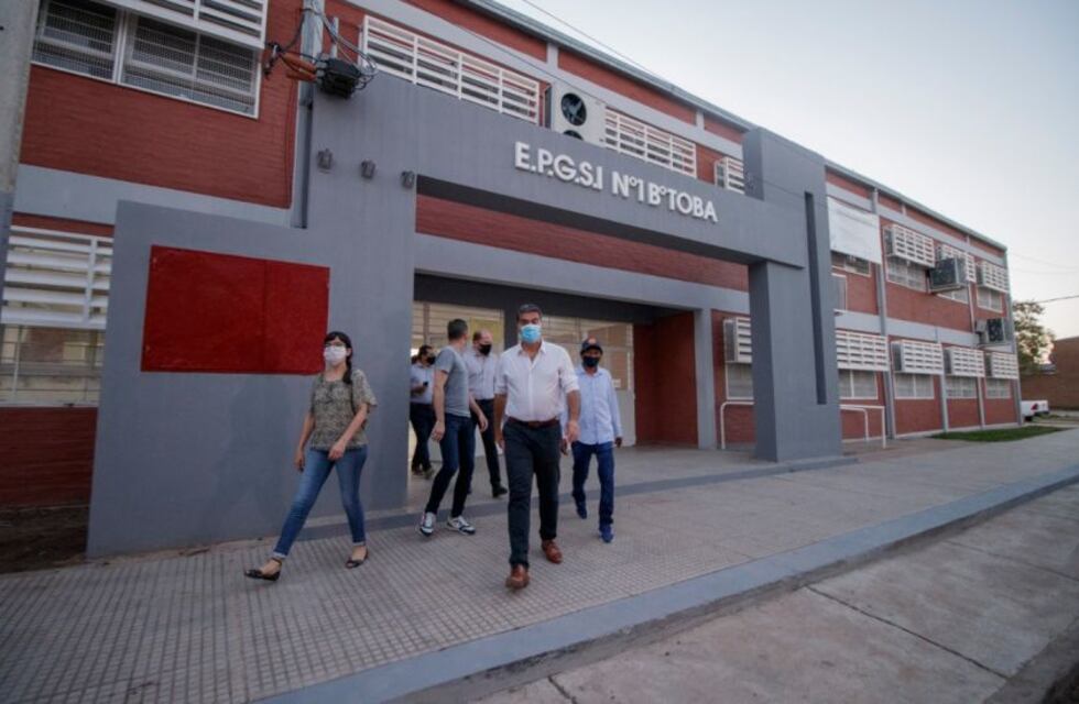 Capitanich encabezó inauguraciones en el barrio Toba