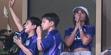 Antonela Roccuzzo y sus reacciones en el partido con Francia.