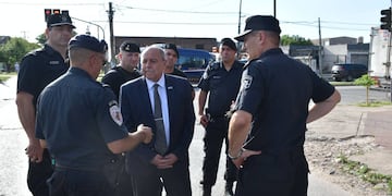 El secretario de Seguridad Pública, Omar Pereira, se reunió con los uniformados en Génova y Provincias Unidas.