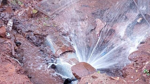 Insólito: quisieron conectarse clandestinamente a la red de agua y dejaron sin suministro a un barrio entero.