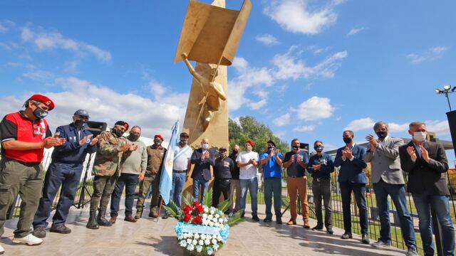 2 de abril: sentido acto en Carlos Paz por nuestros héroes de Malvinas. (Foto: Municipalidad VCP).