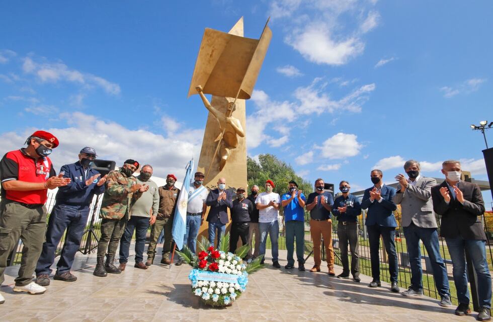 2 de abril: Carlos Paz y su sentido homenaje a nuestros héroes de Malvinas