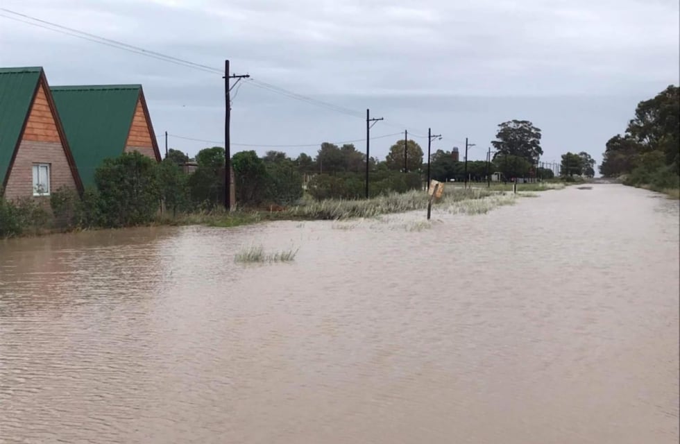 Se inundó su casa, quedaron atrapados y los rescató el Intendente gracias a las redes sociales