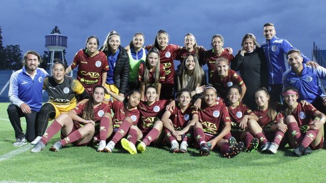 El plantel femenino de fútbol de Godoy Cruz goleó a Juventud Unida de San Luis 5-1 y está a un paso de clasificar por la Zona Cuyo a nivel nacional.