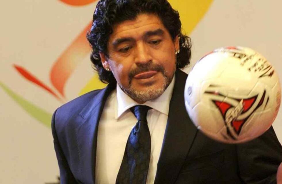 Aseguran que subastarán los bienes de Diego Maradona vía streaming con Víctor Hugo Morales como conductor