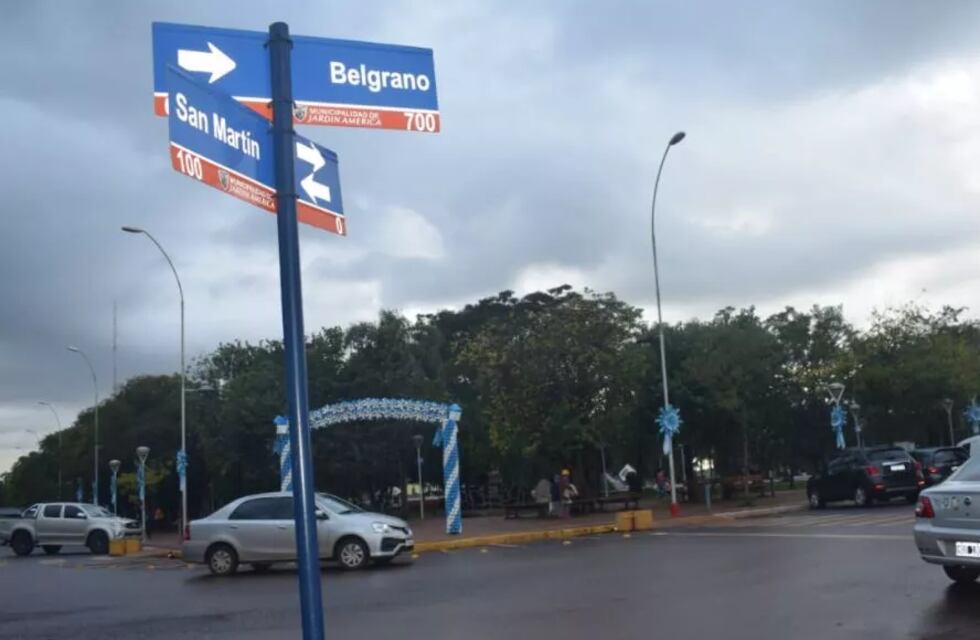 Colocan cartelería en la localidad de Jardín América