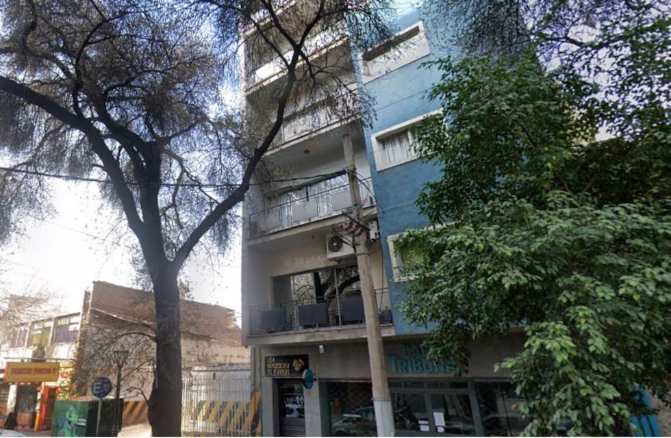 Se tiró dos veces de un edificio y se salvó: parecía un intento de suicidio, pero tuvo un giro inesperado