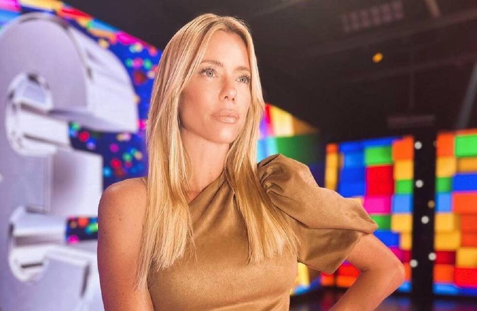 Nicole Neumann, enojadísima por tener que esperar para cargar nafta