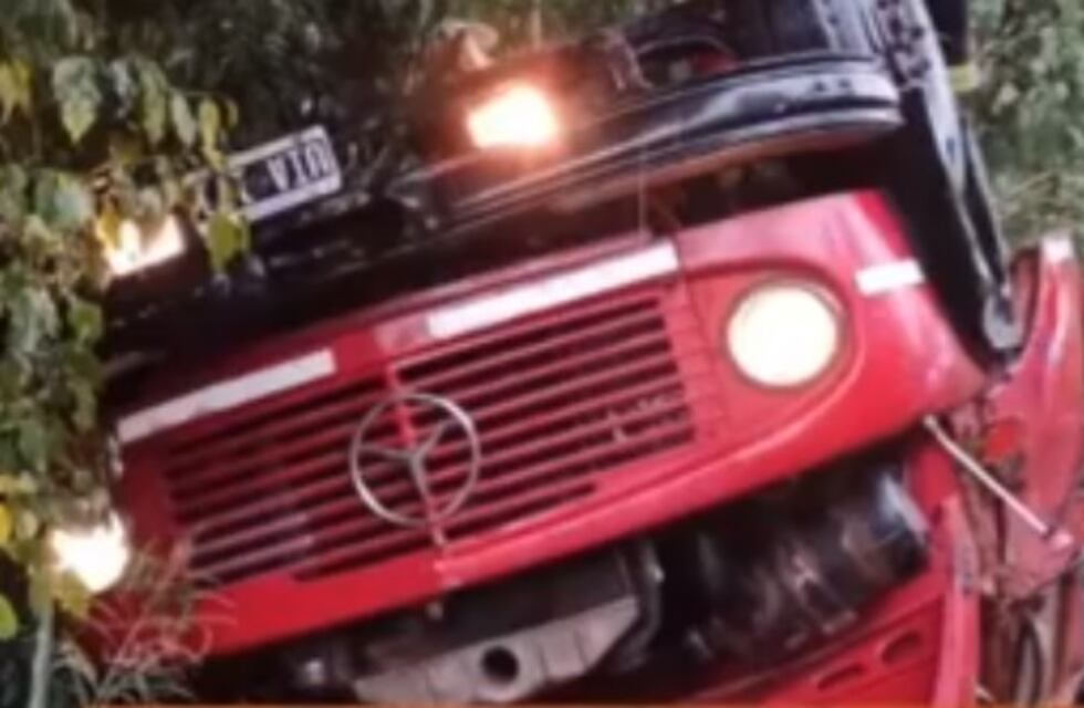 Iguazú: Volcó un camión sobre la Ruta Nacional N° 12