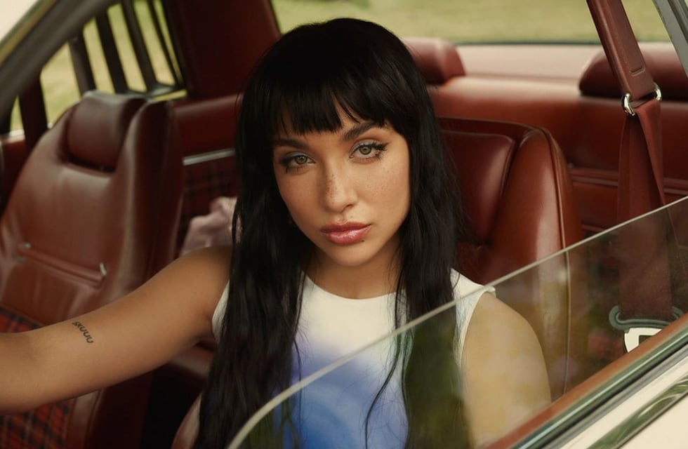 Los impactantes ojos de María Becerra en el hit de Los del Espacio: descubre cómo lograrlo con estos consejos de maquillaje