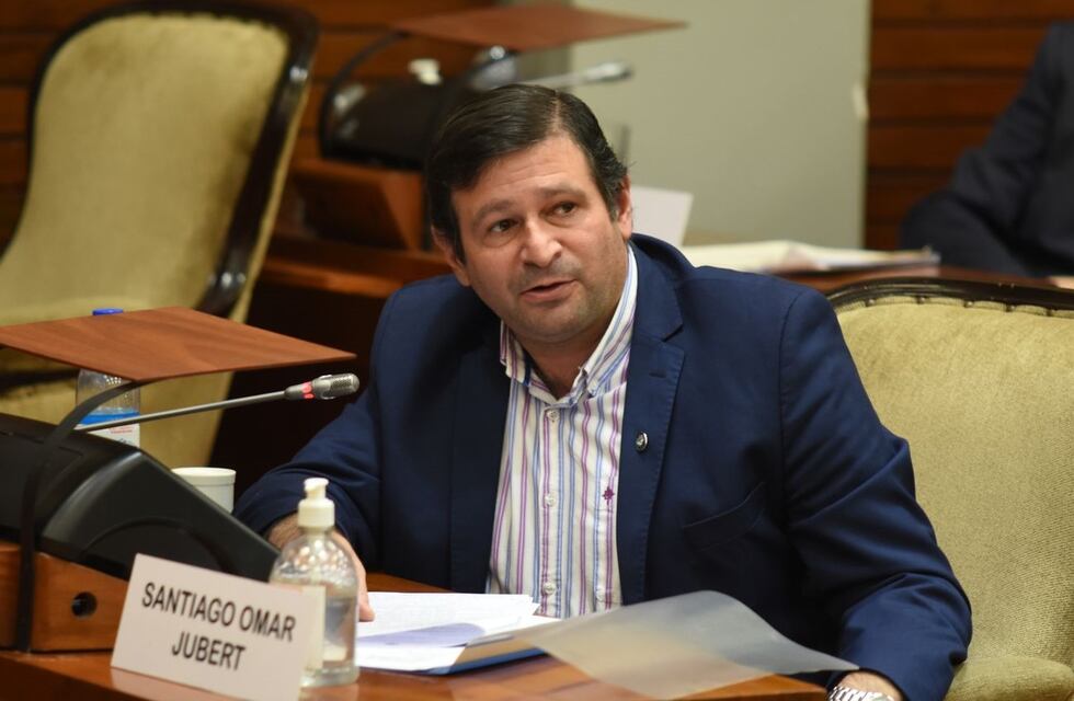 En las listas libertarias “se esconden fellneristas y kirchneristas”, dice Jubert