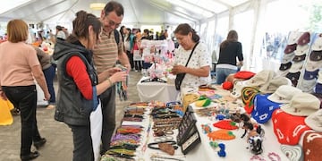 Feria de diseñadores y artesanos en el parque Central este fin de semana en Mendoza.