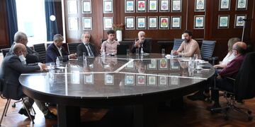 feletti
representantes de supermercados de origen chino y entidades que nuclean autoservicios, almaceneros, supermercadistas y polirrubros,