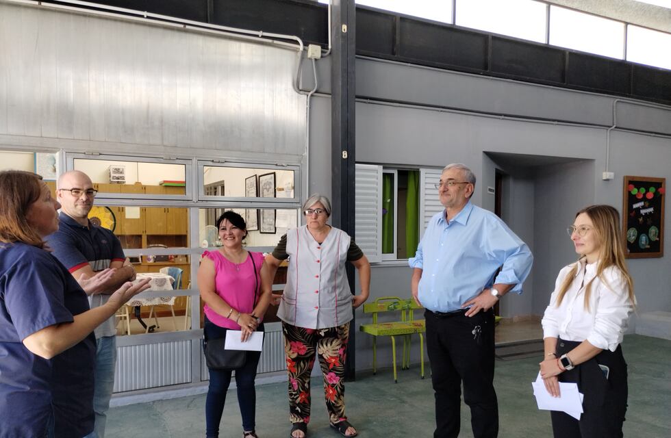 Alcides Calvo recorrió la Escuela Especial N° 2073 de San Vicente