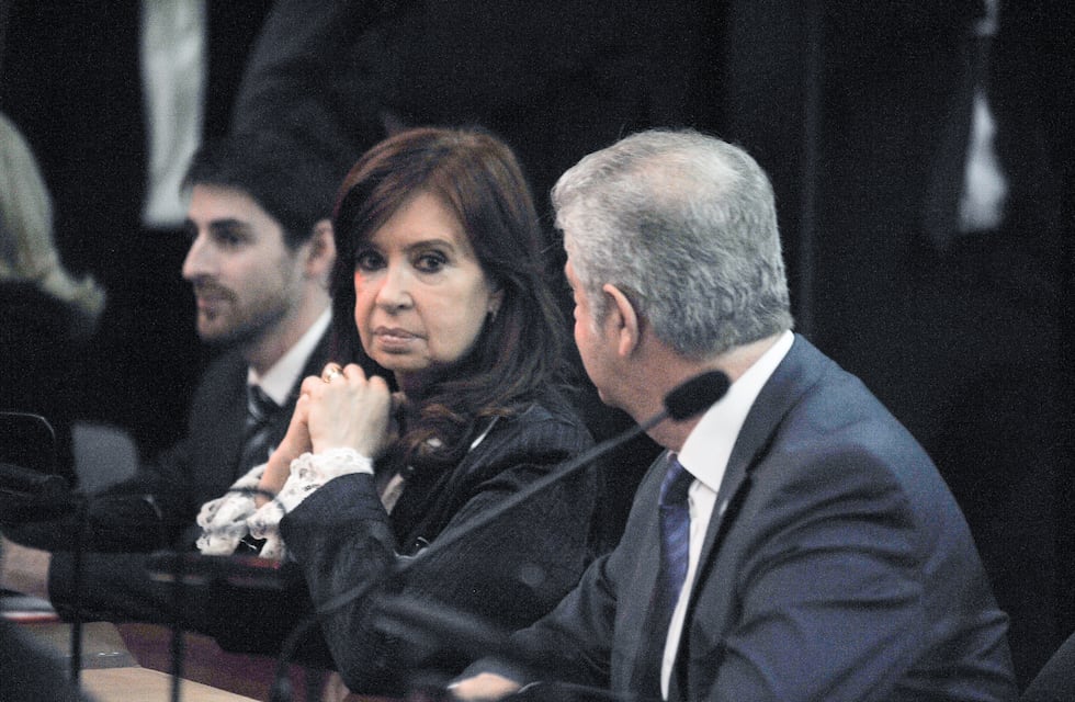 Causa Vialidad: Cristina Kirchner enfrenta el pedido de 12 años de prisión y hay distintos escenarios abiertos
