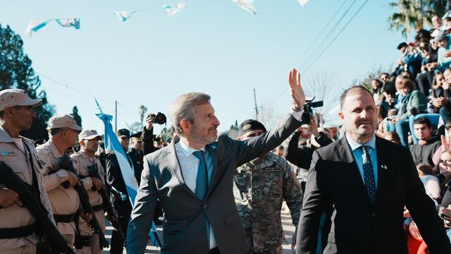 Rogelio Frigerio en el Día de la Bandera