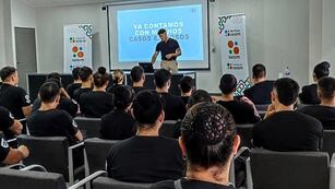 Charla de capacitación sobre Ojos en Alerta